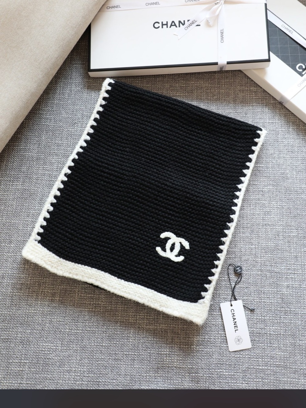 Ribbed Black White Minimalist Letter C Winter Fashion Scarf
